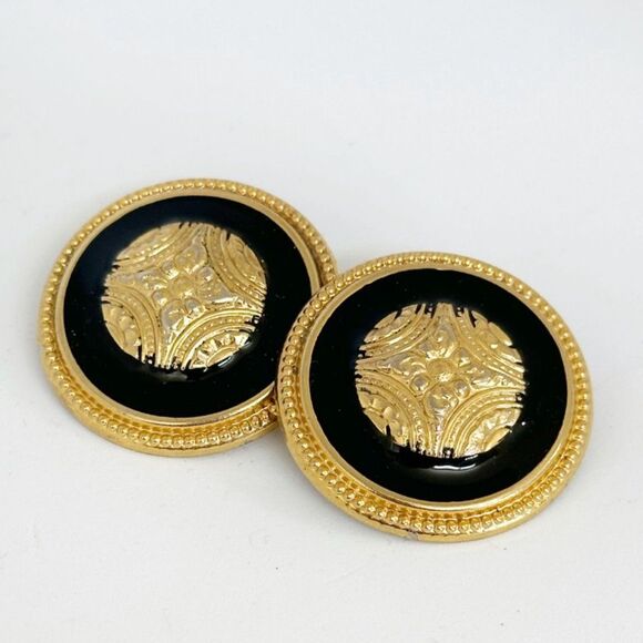 Vintage Button Style Round Earrings Gold Tone Black Enamel - Picture 1 of 3